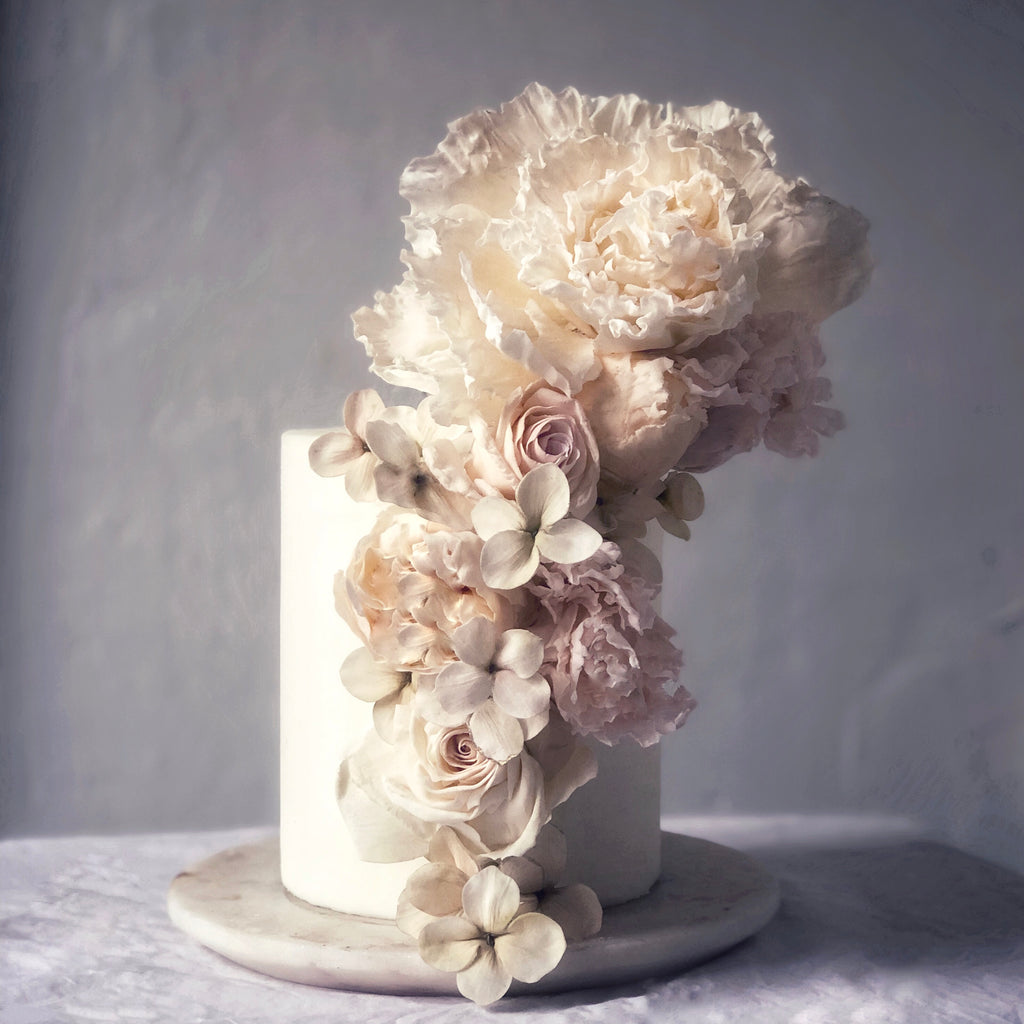 Maggie Austin sugar roses and dahlias